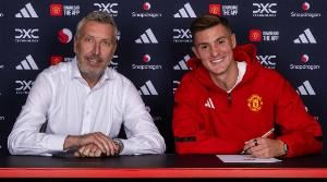 曼晚：曼联去年夏窗本应优先引进进攻球员，今夏完成锋线重建