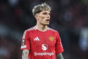 曼晚：曼联若出售加纳乔资金必用于签巴莱巴，17号球衣可无缝衔接