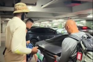 体验新势力！杰伦-布朗在上海搭乘蔚来旗舰轿车et9 售价近80万