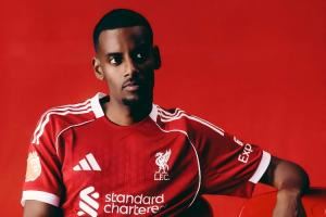 一定是特别的缘分😏伊萨克纽卡首秀战利物浦，爆射红军斩首球