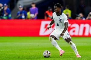 英媒：利物浦会再追格伊，拜仁有意赛季结束免签他