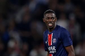 队报：巴黎曾告知法国队登贝莱身体不适合出战，对其受伤感到愤怒