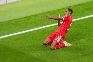 伊萨克：以前看到利物浦这种绝杀很沮丧，现在参与其中简直太棒了