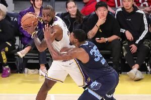 斯玛特：还没跟詹姆斯聊过 他是大忙人 得等他有空了才能跟他聊下