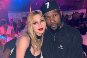 杜兰特：不会去夜店和脱衣舞俱乐部找乐子 也不喜欢过度社交图片