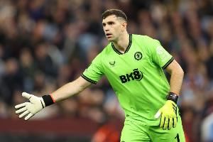 阿媒:斯卡洛尼想锻炼新门将,马丁内斯不会入选本期阿根廷大名单